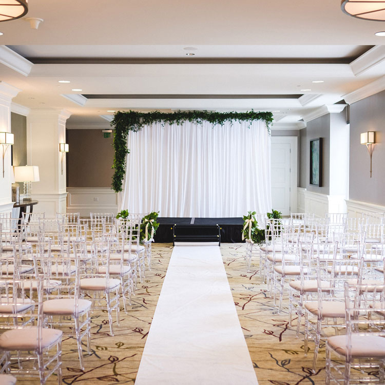 clear chiavari ceremony